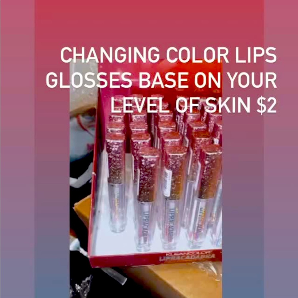 Changing color lipglosses